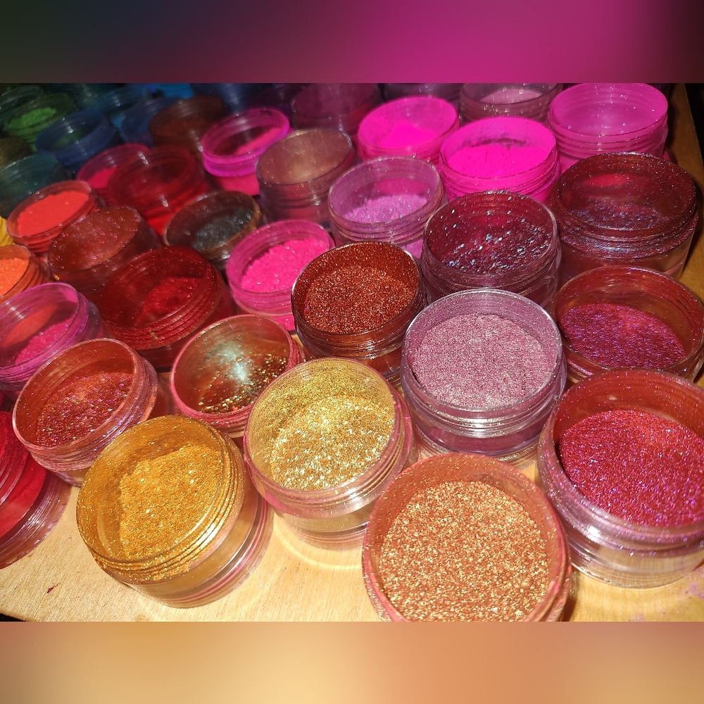 Custom Color Eyeshadows - Picture 4 of 9